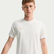 GALLERY_3